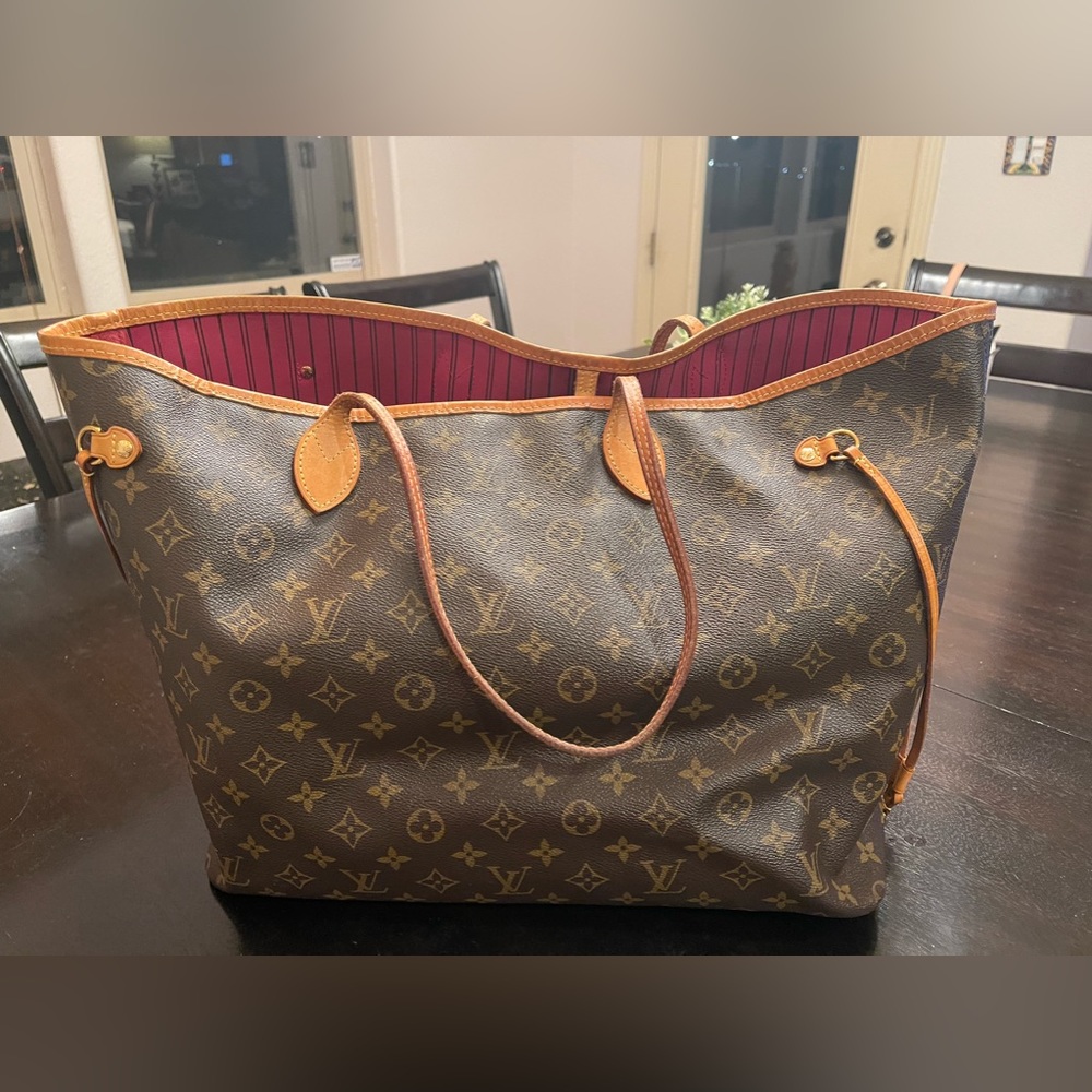 Louis Vuitton Neverfull bag